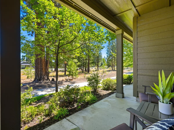 950 N HINDEMAN AVE, Sisters, OR