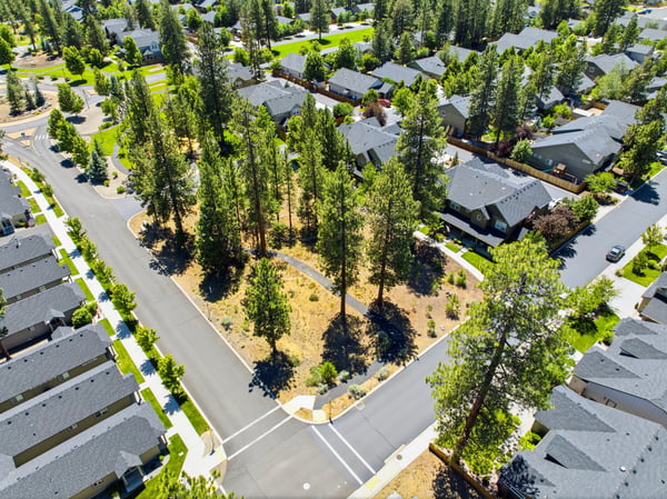 950 N HINDEMAN AVE, Sisters, OR