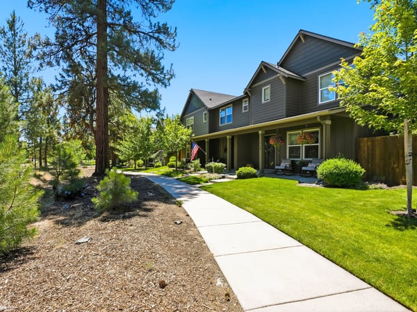 950 N HINDEMAN AVE, Sisters, OR
