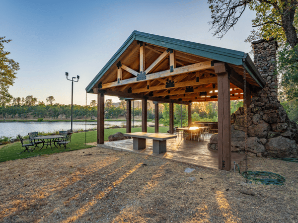 8499 Simmons Road, Redding, CA