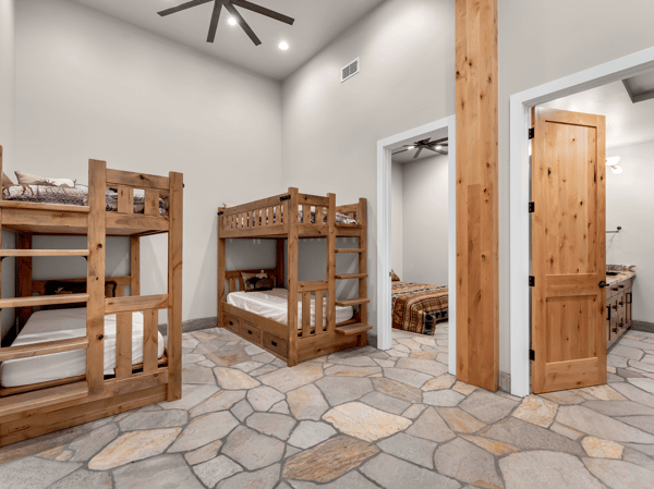 8499 Simmons Road, Redding, CA