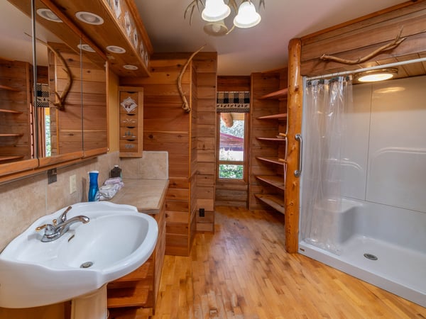 54685 Silver Fox Drive, Bend, OR