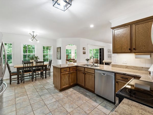 523 Summer Terrace, Woodstock, GA