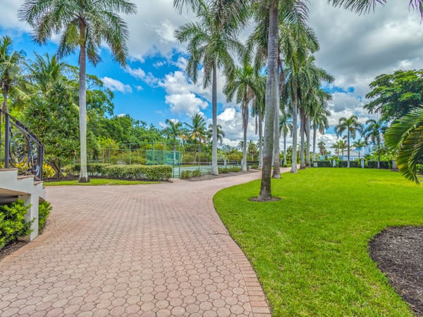 5919 Gulf of Mexico Dr, Longboat Key, FL