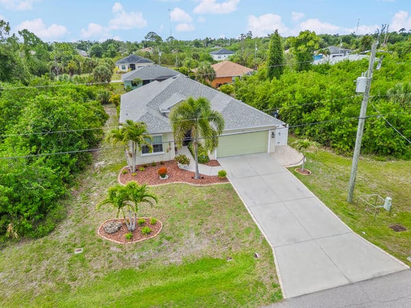 117 Beau Rivage Dr, Rotonda West, FL