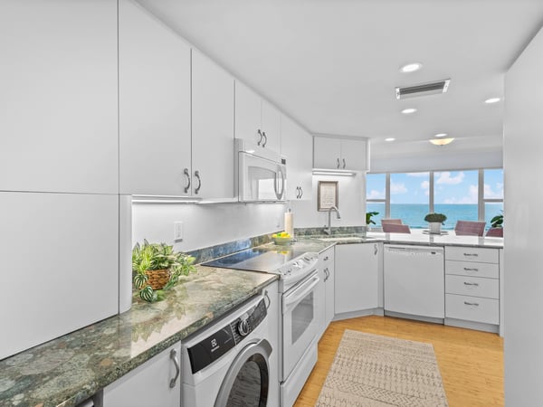 603 Longboat Club Rd Unit 202N, Longboat Key, FL