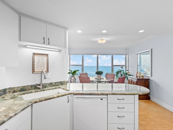 603 Longboat Club Rd Unit 202N, Longboat Key, FL