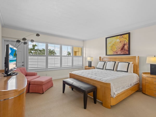 603 Longboat Club Rd Unit 202N, Longboat Key, FL