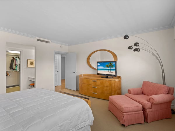 603 Longboat Club Rd Unit 202N, Longboat Key, FL
