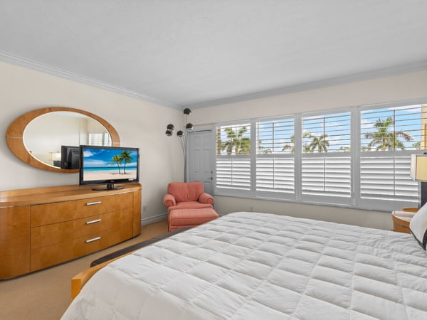 603 Longboat Club Rd Unit 202N, Longboat Key, FL