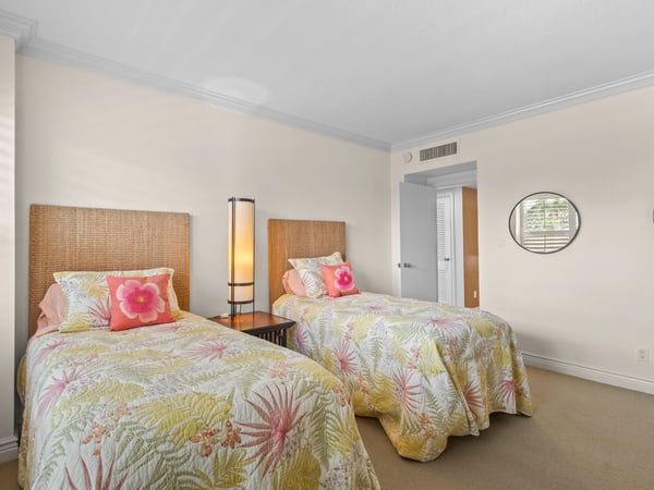 603 Longboat Club Rd Unit 202N, Longboat Key, FL