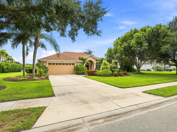 7215 Pine Valley St, Bradenton, FL