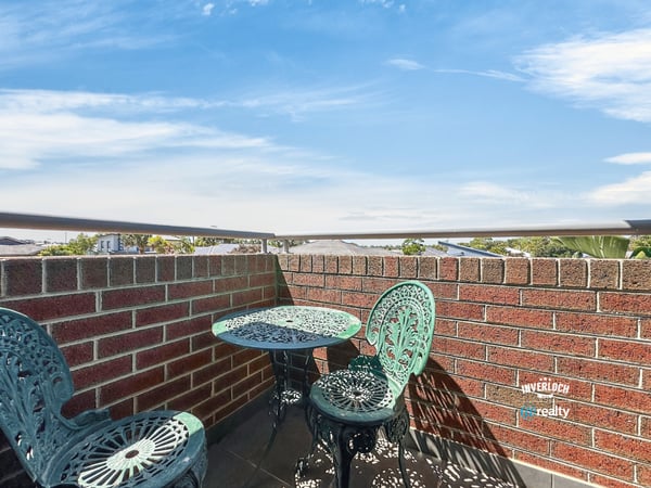 Enjoy stunning panoramic views from this private rooftop terrace, perfect for relaxation or entertaining.