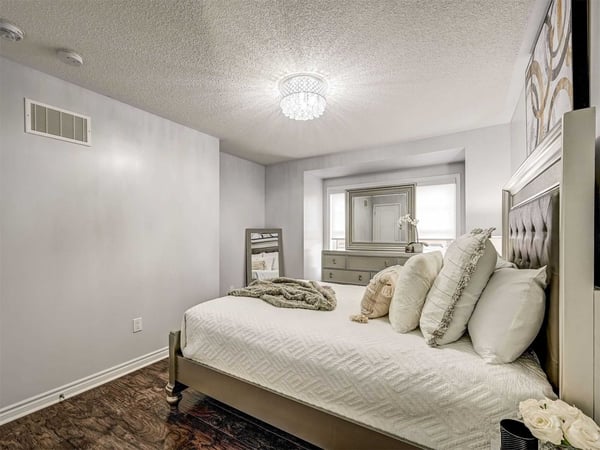 1593 Leblanc Court, Milton, ON