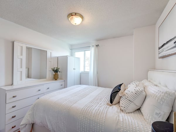 1564 Somergrove Cres, Pickering, ON