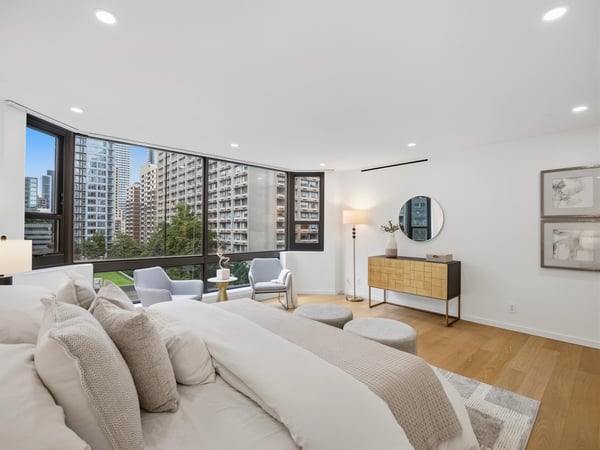 1166 Bay St., #1002, Toronto, ON