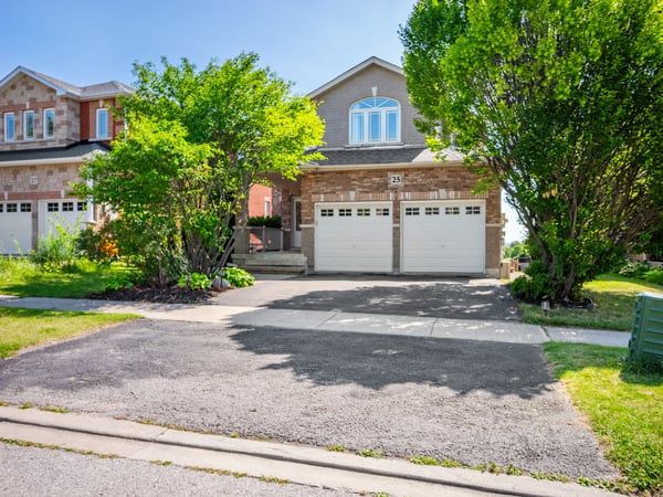 25 Meadowview Dr, Bradford, ON