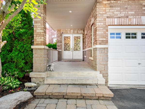 25 Meadowview Dr, Bradford, ON