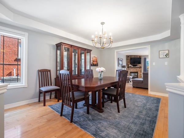 25 Meadowview Dr, Bradford, ON
