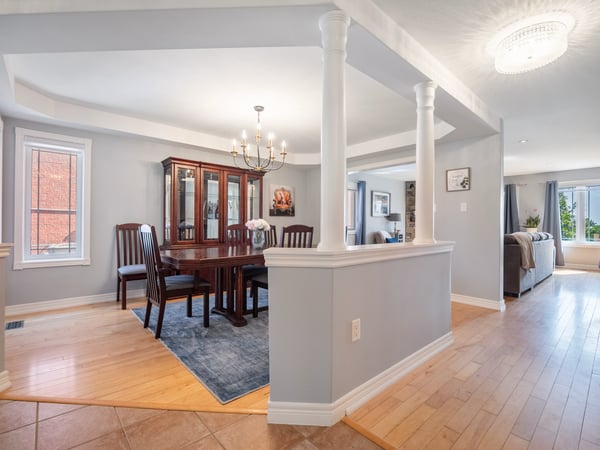 25 Meadowview Dr, Bradford, ON