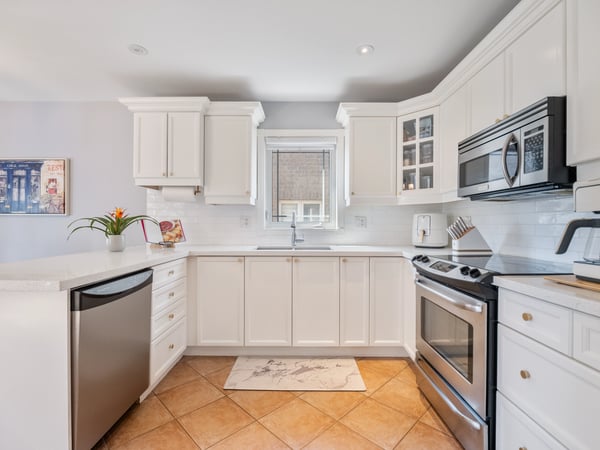 25 Meadowview Dr, Bradford, ON