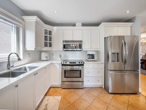25 Meadowview Dr, Bradford, ON