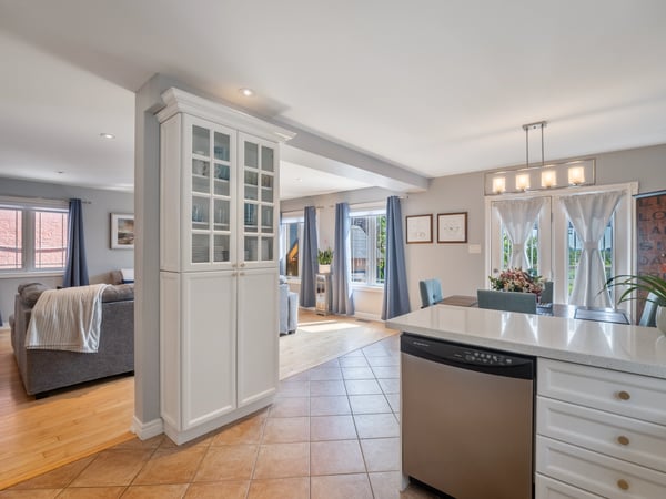 25 Meadowview Dr, Bradford, ON