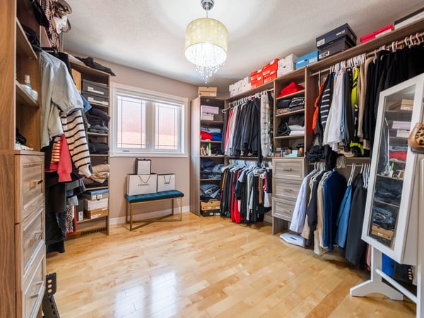 25 Meadowview Dr, Bradford, ON