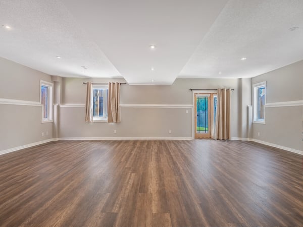 25 Meadowview Dr, Bradford, ON