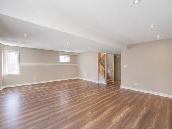 25 Meadowview Dr, Bradford, ON