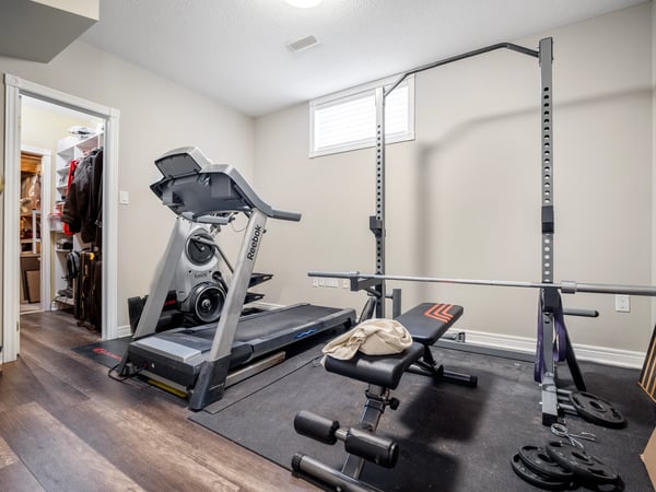 25 Meadowview Dr, Bradford, ON