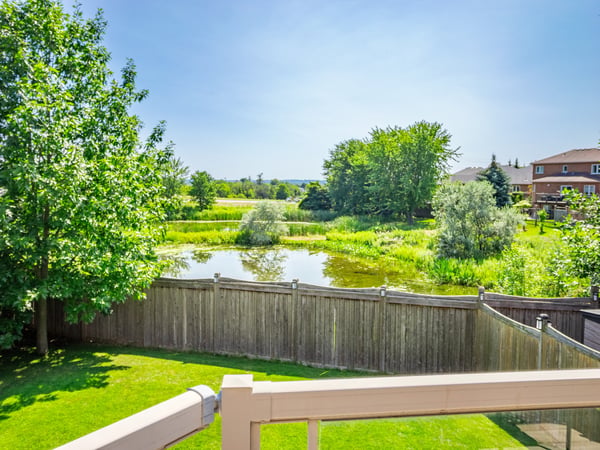 25 Meadowview Dr, Bradford, ON