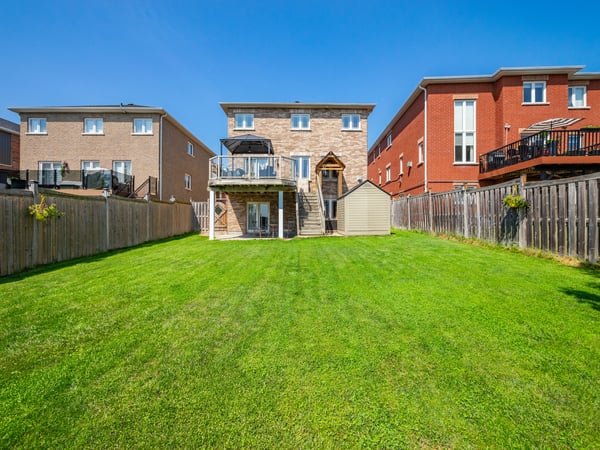 25 Meadowview Dr, Bradford, ON