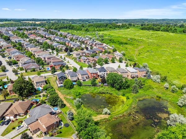 25 Meadowview Dr, Bradford, ON