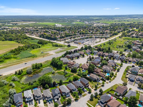25 Meadowview Dr, Bradford, ON