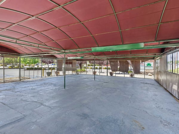 2162 E Palmdale Blvd., Palmdale, CA