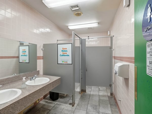 2162 E Palmdale Blvd., Palmdale, CA