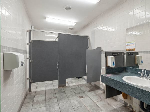 2162 E Palmdale Blvd., Palmdale, CA