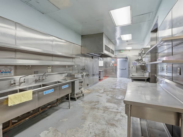 2162 E Palmdale Blvd., Palmdale, CA