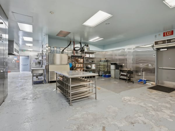 2162 E Palmdale Blvd., Palmdale, CA