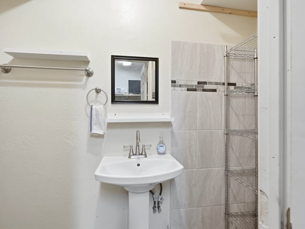 2162 E Palmdale Blvd., Palmdale, CA