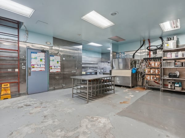 2162 E Palmdale Blvd., Palmdale, CA