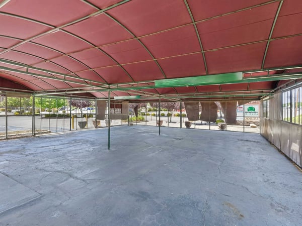 2162 E Palmdale Blvd., Palmdale, CA