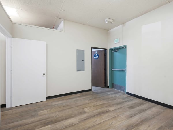 2140 E Palmdale Blvd., Palmdale, CA
