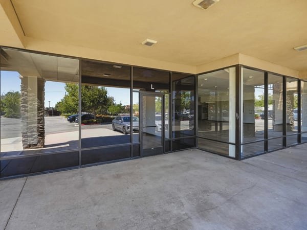 2140 E Palmdale Blvd., Palmdale, CA