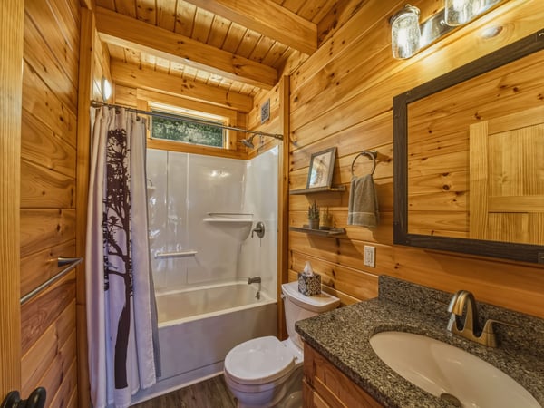 201 Rollins Rd, Newbury, NH