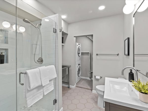 16813 NE 33rd St, Bellevue, WA