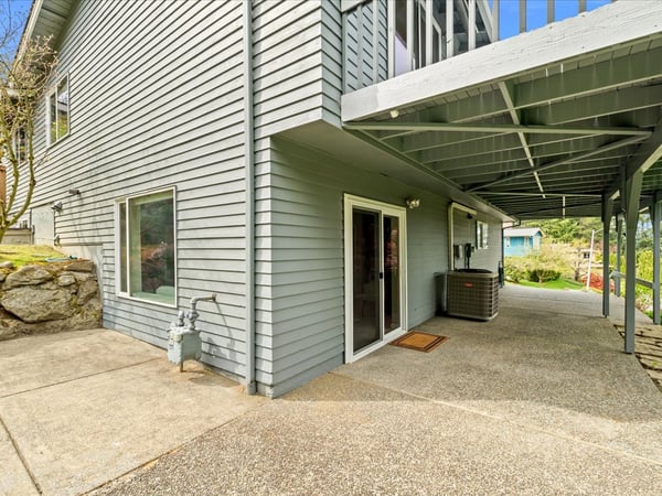 16813 NE 33rd St, Bellevue, WA