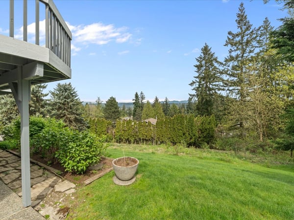 16813 NE 33rd St, Bellevue, WA