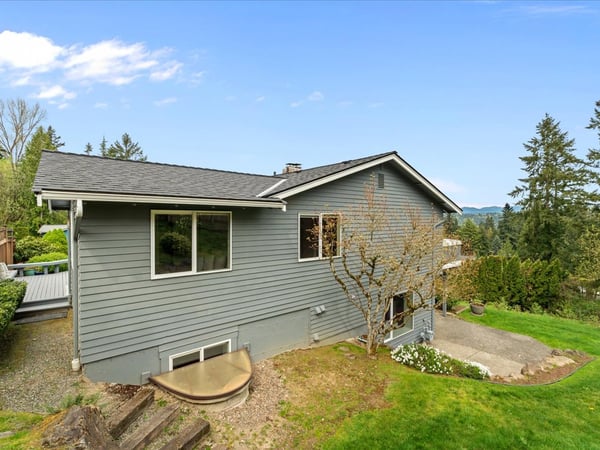 16813 NE 33rd St, Bellevue, WA
